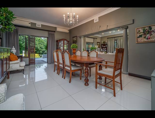 6 BEDROOM FREEHOLD FOR SALE IN COWIES HILL